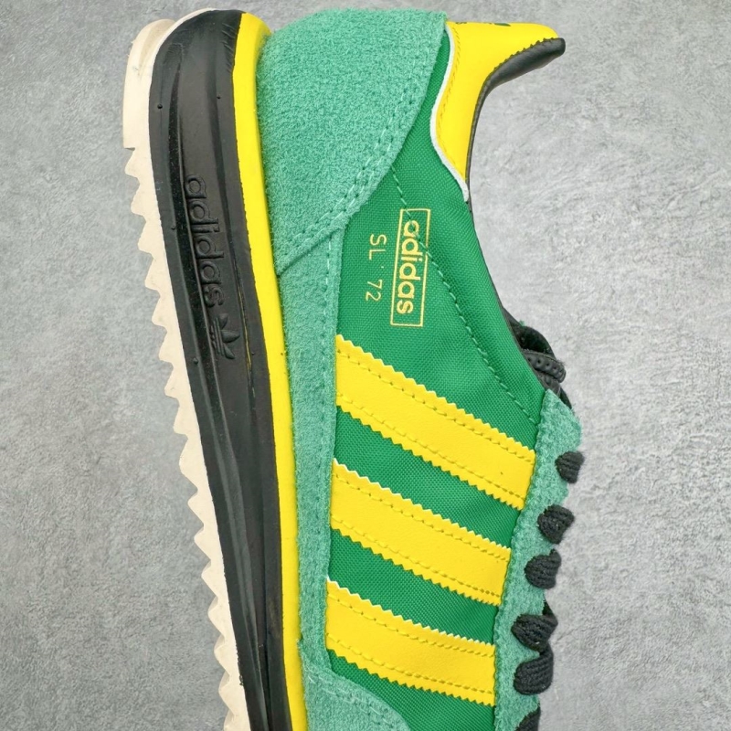 Adidas Sneakers